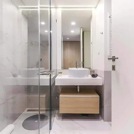 Apartment Marques Pombal 2 Bed Ac Lisbon